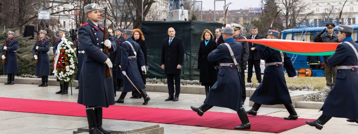 Президентът: Народ, който допусне да изгуби паметта си, е обречен да изгуби и свободата си Президентът: Народ, който допусне да изгуби паметта си, е обречен да изгуби и свободата си