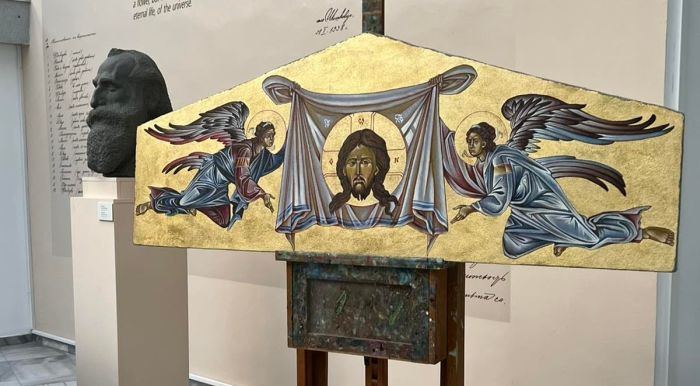 Художникът Евгени Серафимов организира вечер, посветена на православния иконостас Художникът Евгени Серафимов организира вечер, посветена на православния иконостас