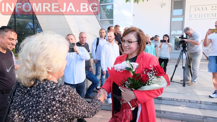 Нинова от Благоевград: БСП бяхме и оставаме гарант за стабилност, спокойствие и сигурност (СНИМКИ) Нинова от Благоевград: БСП бяхме и оставаме гарант за стабилност, спокойствие и сигурност (СНИМКИ)