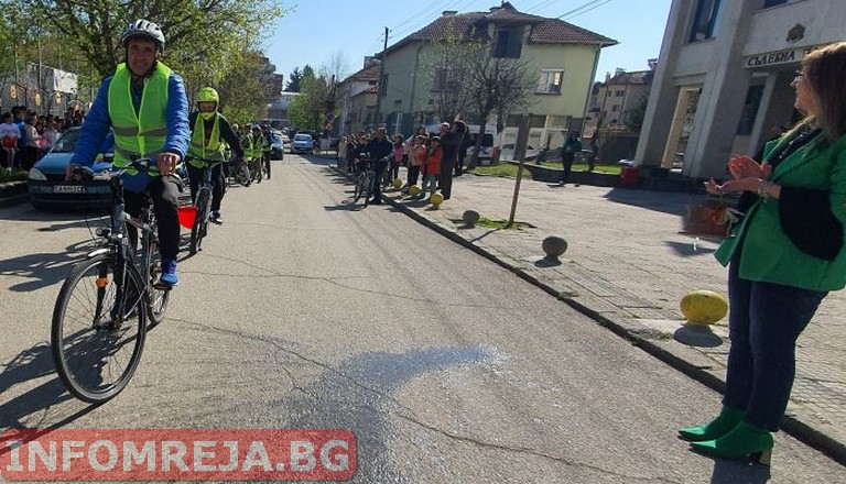 Първо ОУ в Гоце Делчев провежда традиционен колопоход Първо ОУ в Гоце Делчев провежда традиционен колопоход