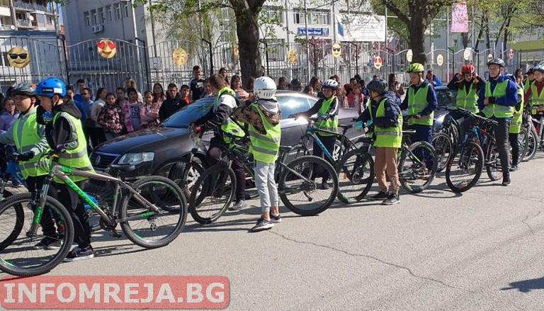 Първо ОУ в Гоце Делчев провежда традиционен колопоход Първо ОУ в Гоце Делчев провежда традиционен колопоход