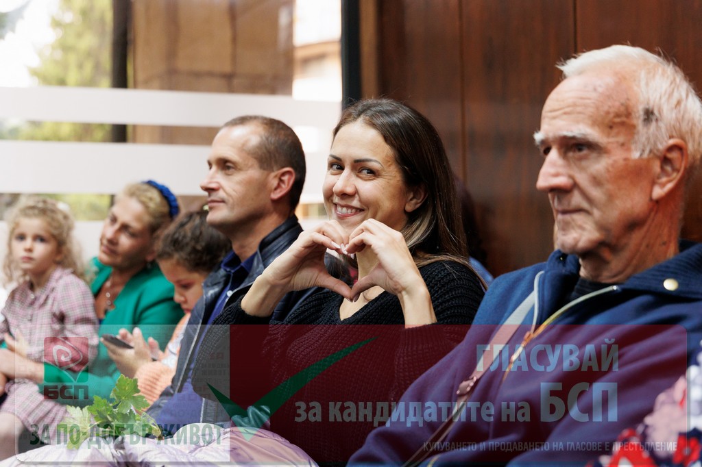 Радослав Кирев откри кампанията си със среща-разговор с разложани Радослав Кирев откри кампанията си със среща-разговор с разложани