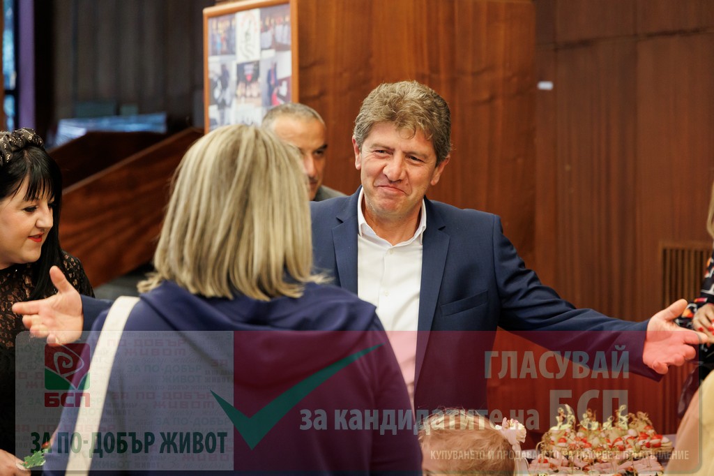 Радослав Кирев откри кампанията си със среща-разговор с разложани Радослав Кирев откри кампанията си със среща-разговор с разложани