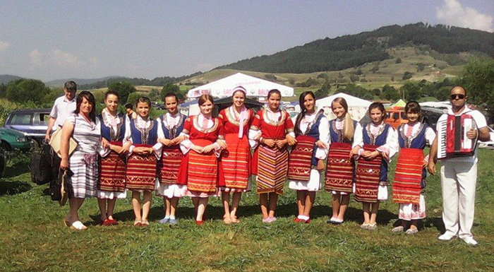Фолклорната група на село Туховища първенец в Сатовчанско на „Пирин пее“ Фолклорната група на село Туховища първенец в Сатовчанско на "Пирин пее"