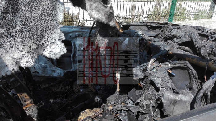 Кола горя в Гоце Делчев, подпали още две в съседство Кола горя в Гоце Делчев, подпали още две в съседство