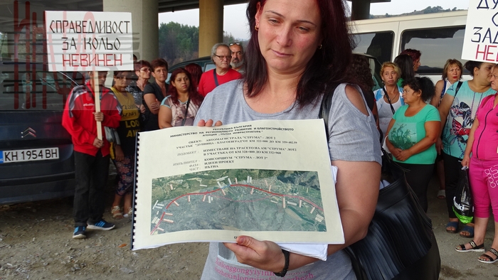 Служители на депото: Протестираме, защото магистралата не трябваше да мине от тук Служители на депото: Протестираме, защото магистралата не трябваше да мине от тук