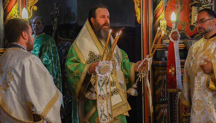 На храмовия празник в банската църква осветиха копие на чудотворна икона На храмовия празник в банската църква осветиха копие на чудотворна икона