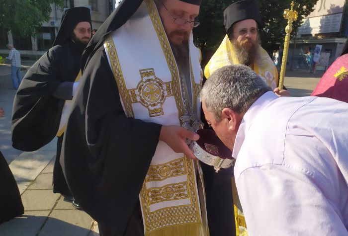 Посрещнаха икона и частица нетленни мощи на Свети Мина в Кюстендил /СНИМКИ/ Посрещнаха икона и частица нетленни мощи на Свети Мина в Кюстендил /СНИМКИ/