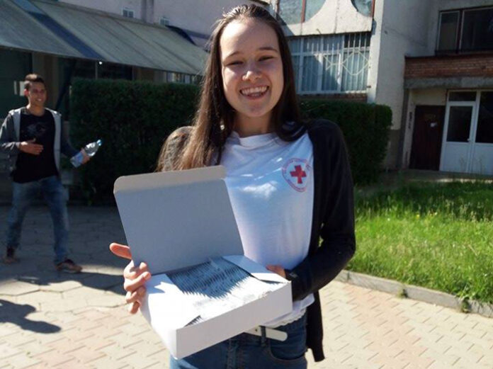 Доброволци от БЧК-Кюстендил с акция за Деня без тютюнев дим