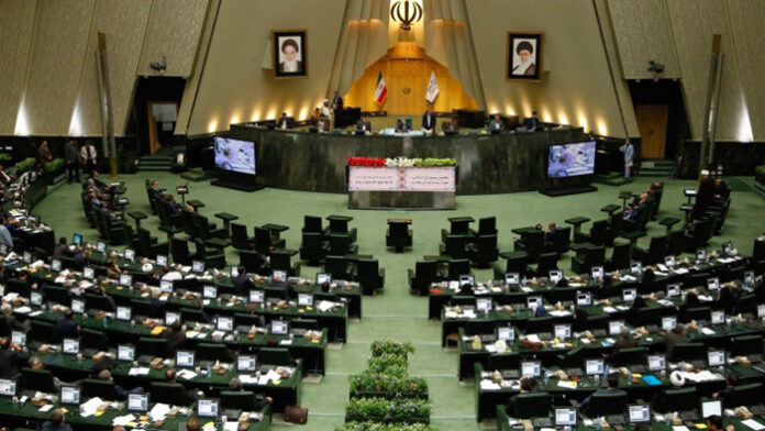 Стрелба в Иранския парламент, има ранени