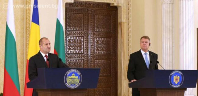 Румен Радев: Проектът за нов боен самолет ще бъде протакан