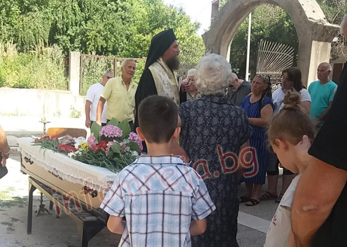 Изгониха от гробищен храм тленните останки на свещеник от Гоце Делчев