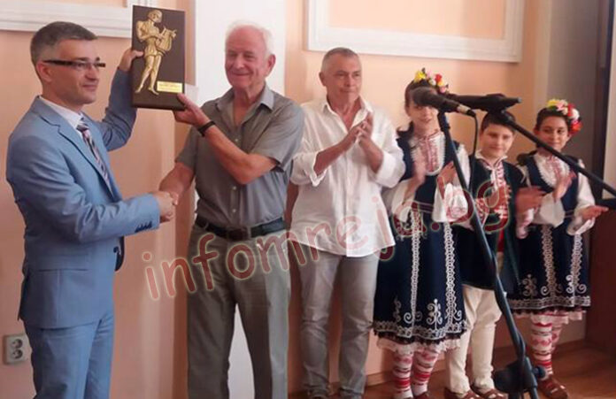 Наградиха официално ДЮТА „Кюстендилче“ от Балканския шампионат по фолклор „Евро фолк – Жива вода“