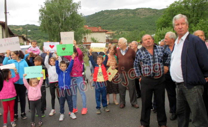 Ново Лески отново на протест. Чонгов заплашва протестиращите
