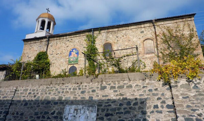Отбелязват 170-годишнината на храма в Брежани