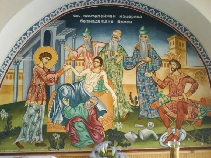 Посрещат светите мощи на св. Панталеймон в Сандански