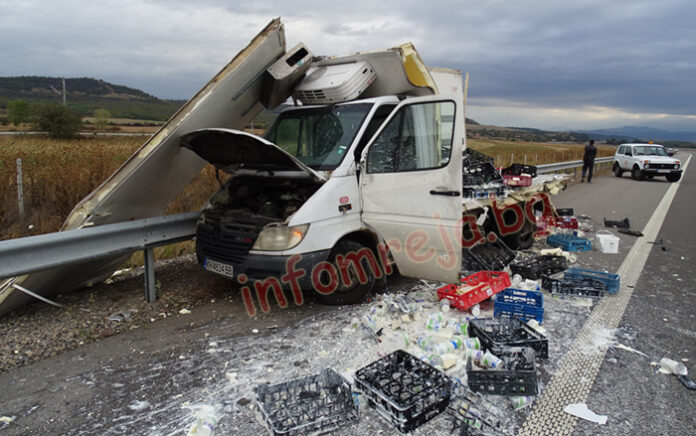 Двама водачи са пострадали при катастрофата на разклона за Бобошево (СНИМКИ)