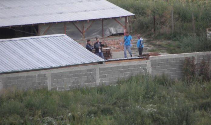 Следователи разнищват причините за пожара в Бараково