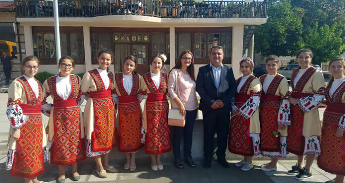 Народният представител Елхан Кълков откри областния кръг на конкурса „Букет" в Брезница