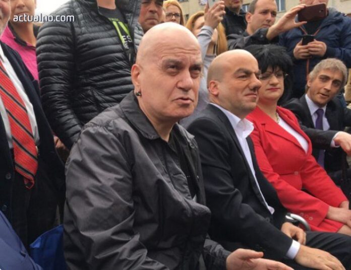 Слави Трифонов с поредна заявка за влизане в политиката