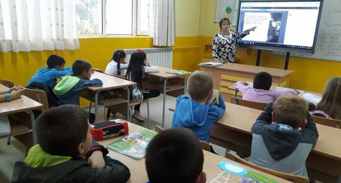 В Гоце Делчев стартираха беседи в училищата на тема „Пушенето на наргиле - факти и рискове за здравето“