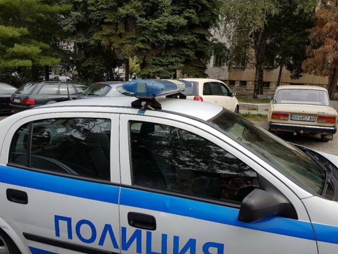 Задържаха извършителка на грабеж в центъра на Дупница