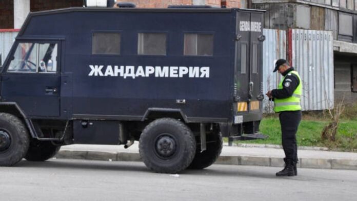 Пазарджишката болница остава под полицейска охрана