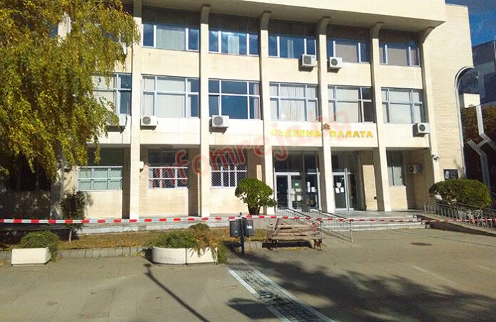 Сигнал за бомба евакуира съда в Благоевград