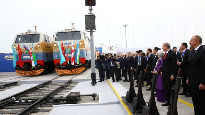 Нов жп коридор от Китай за Европа чака продължението си през България