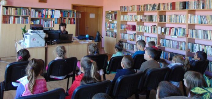 Деца гостуваха в градската библиотека на Сапарева баня по повод Националната седмица на четенето