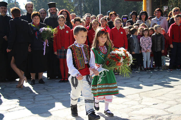Банско чества свободата си. Откриха паметника "Хичкар"