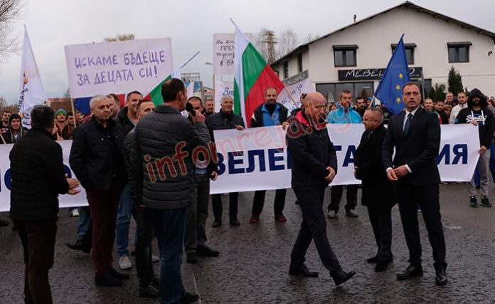 Пореден протест в Банско за втора кабинка. Икономов: Вярвам, че ще успеем! (СНИМКИ)