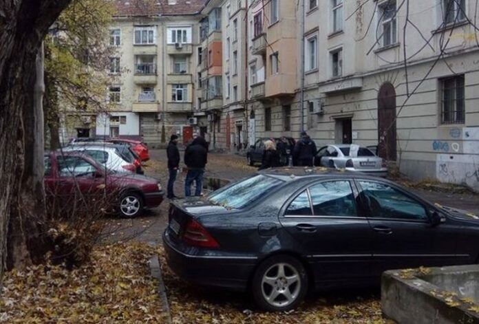 Задържаха още двама заподозрени за взрива на банкомата