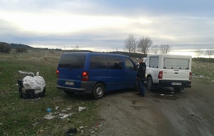 Спипана дупничанин да изхвърля отпадък на нерегламентирано място. Грози го глоба от 500 до 3000 лв.