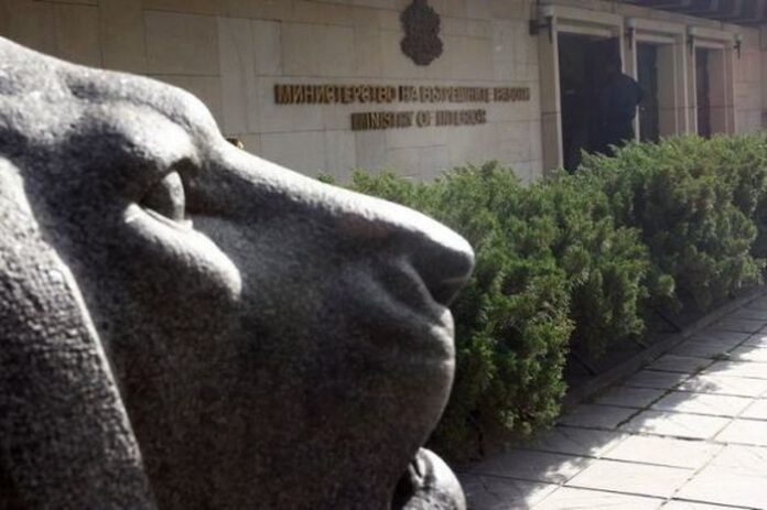 МВР няма да си има нова фирма, но пък ще търгува с охрана и пожарогасене