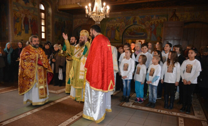 Владиката благослови жителите на Симитли в деня на свети Стилиян