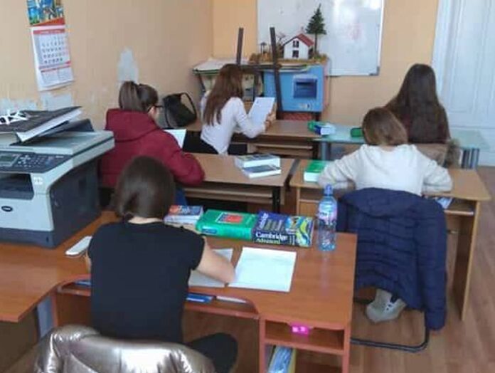 Ежегоден конкурс за превод "Juvenes Translatores" в кюстендилската езикова гимназия