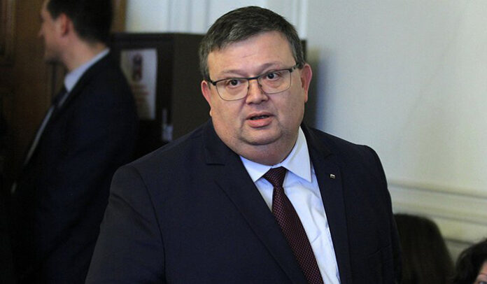 Сотир Цацаров беше изслушан за пръв път от Народното събрание