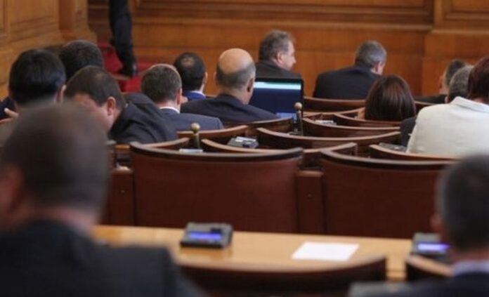 Парламентът отхвърли ветото на президента върху Бюджета на НЗОК за 2018 г.