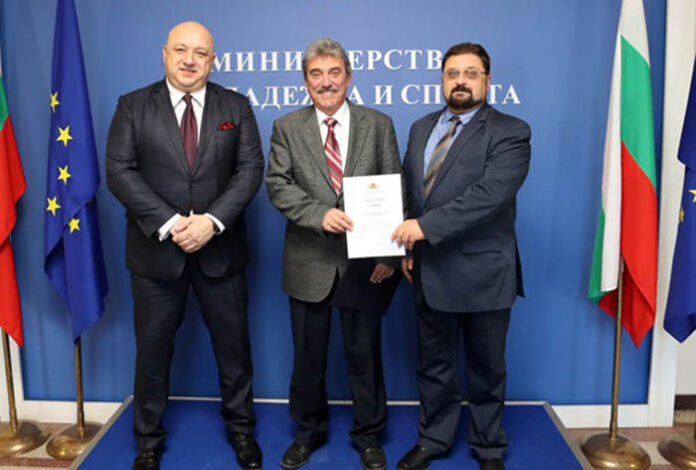 Кралев връчи официално лиценза на Сдружение „Българска федерация по шахмат 1928“