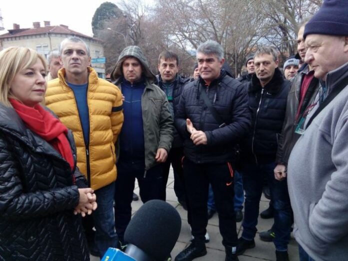 Омбудсманът Манолова в подкрепа на съкратени миньори от Бобов дол