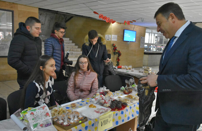 Кметът Камбитов подкрепи благотворителна кауза в помощ на Мартина от Банско