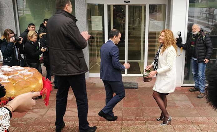 Зам.-министър Деница Николова откри реновираната сграда на Община Сандански