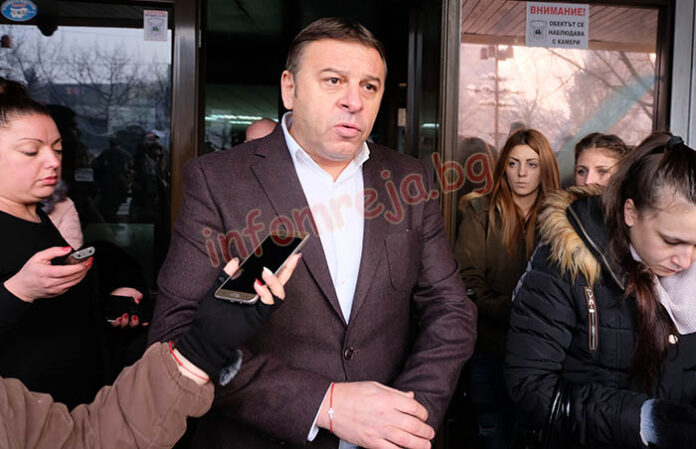 Камбитов пред студентите: Ако кметът е виновен за случилото се, виновен съм!