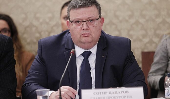 Цацаров беше изслушан от парламентарните комисии за контрол над службите