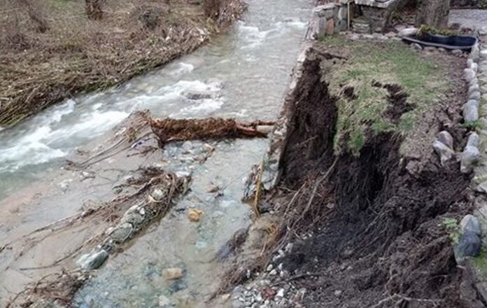Комисията, назначена да огледа щетите нанесени от дъждовете през уикенда започна обиколка из община Дупница