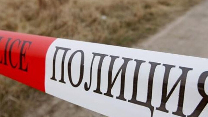 Мъж и 2-годишно дете загинаха при удар в мантинела край Попово