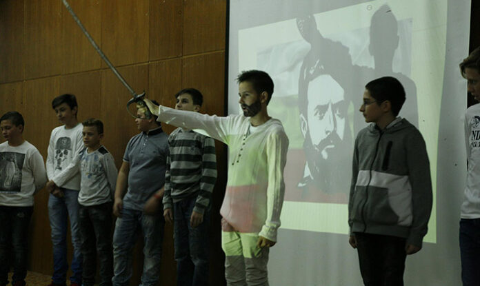 Паметта на Ботев бе почетена с ученически рецитали, рисунки и есета в РИМ-Благоевград