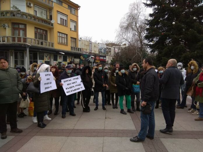 Бургазлии обвиняват предприятията за мръсния въздух в града