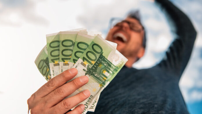 Българите по-богати през 2018 година? Едва ли